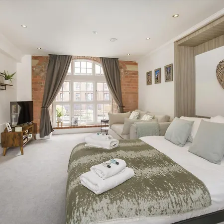 Breakaway Riverside View *